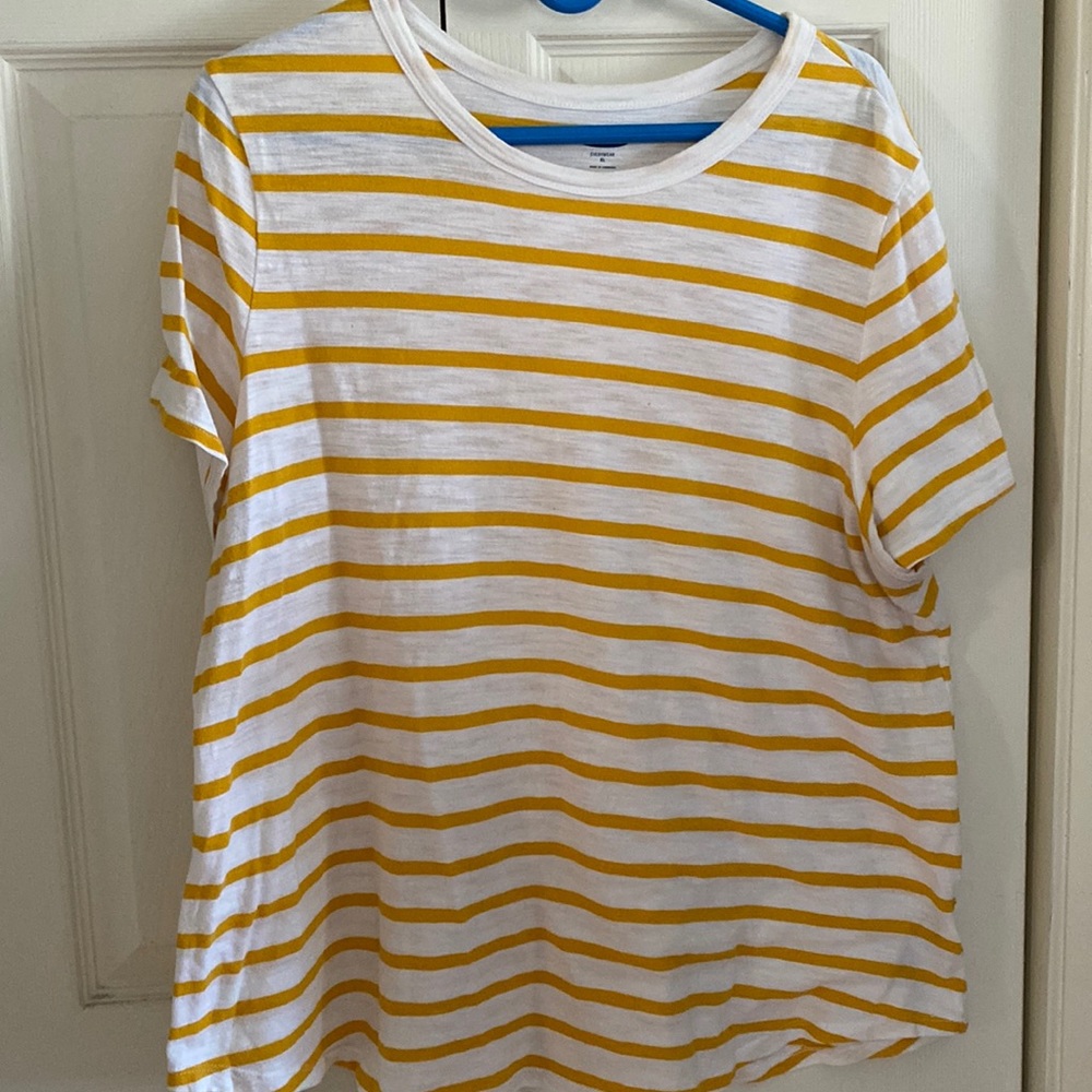 Old Navy Tshirt